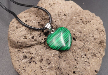 Collier avec pendentif coeur en Malachite