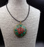 Collier pendentif Tibétain Bouddhiste en Laiton, Malachite et Corail de l'Himalaya