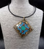 Collier pendentif Tibétain Bouddhiste en Laiton, Turquoise et Corail de l'Himalaya