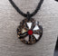 Collier Kunang Kunang en coquillage, corail et nacre abalone