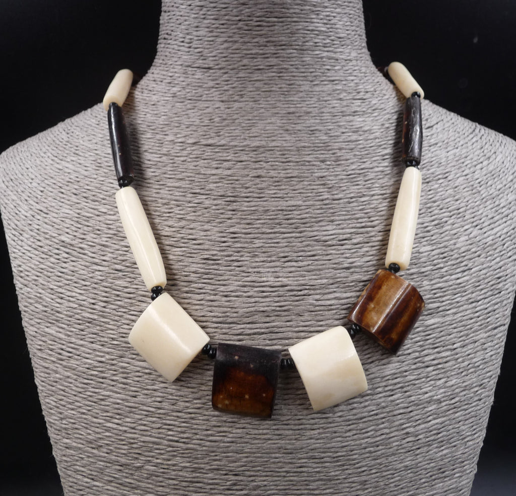 Collier ethnique en corne de yack Bodnath
