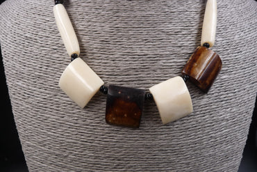 Collier ethnique en corne de yack Bodnath