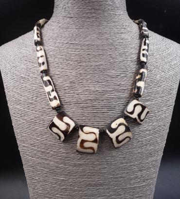 Collier ethnique en corne de yack Kopan