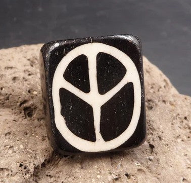 Bague Peace and Love en corne de buffle - Taille 61