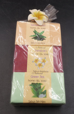 Coffret de 3 savons Bois de Santal, Fleur de Frangipanier et Thé vert Indonésie