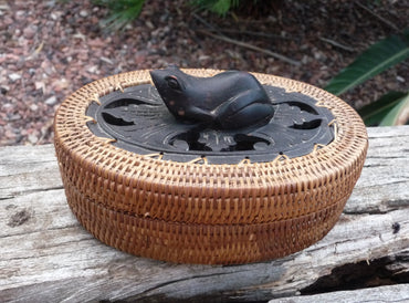 Boîte ovale en Rotin et Bois décor grenouille