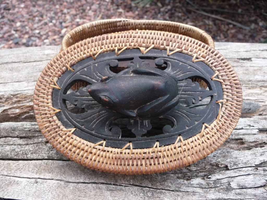 Boîte ovale en Rotin et Bois décor grenouille