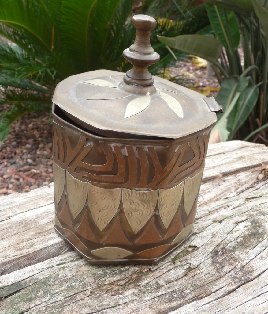 Ancienne Vintage boîte à bijoux en cuivre et laiton martelé - Art Berbère