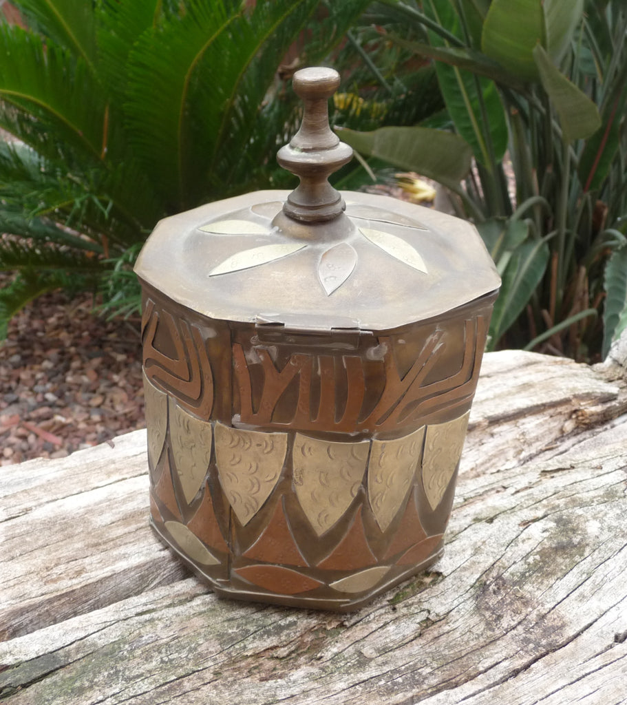 Ancienne Vintage boîte à bijoux en cuivre et laiton martelé - Art Berbère