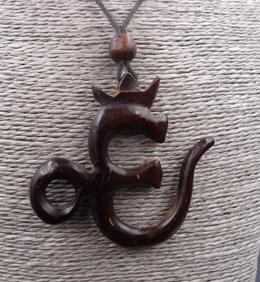 Collier signe Om Aum hindou en bois de suar