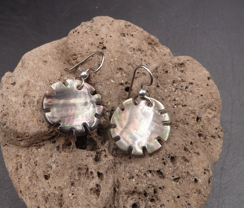 Boucles d'oreilles en nacre de Tahiti Puna'auia