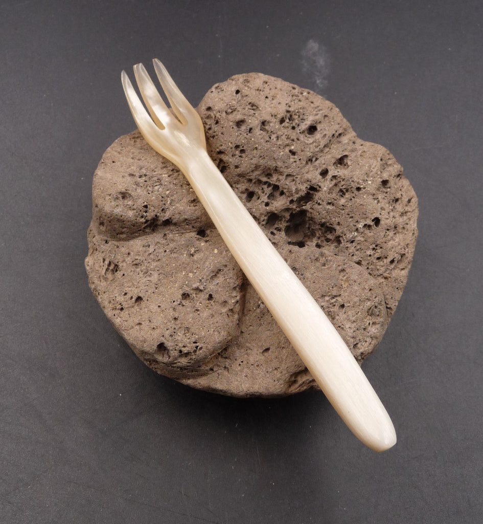 Fouchette à escargot, etc... en corne de zébu bio de Madagascar