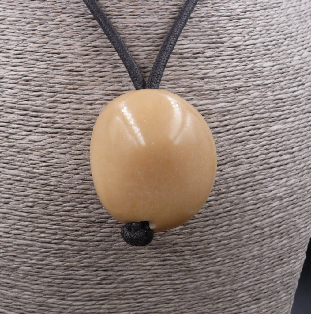 Collier avec pendentif en jaspe beige - Nature et Découvertes