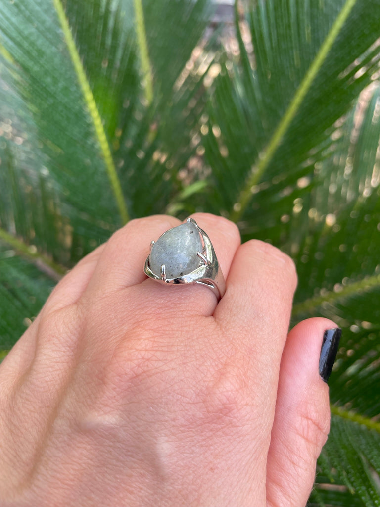 Bague réglable en Labradorite du Canada forme goutte