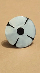 Bague ethnique "Indra" en nacre forme fleur