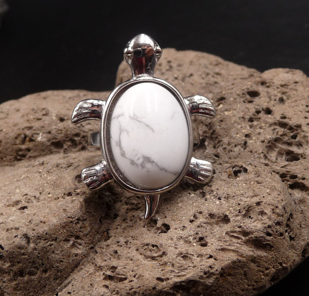 Bague tortue en Howlite Blanche du Brésil