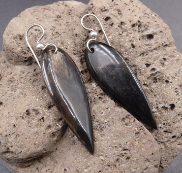 Boucles d'oreilles en corne de zébu Tôlanaro Madagascar