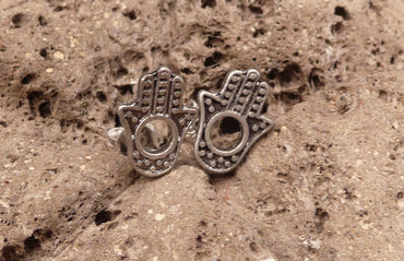 Boucles d'oreilles Main de Fatma porte bonheur en argent Tibétain