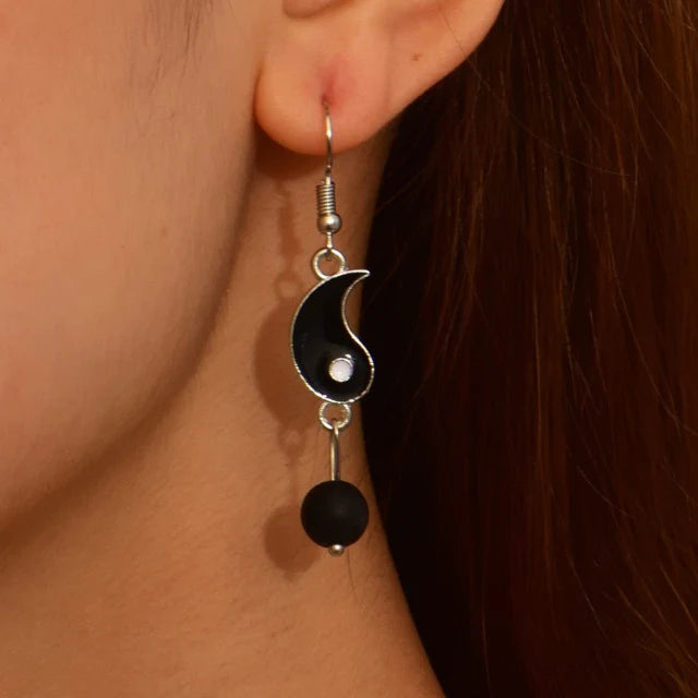Boucles d'oreilles pendantes Yin Yang argent en agate noire et howlite
