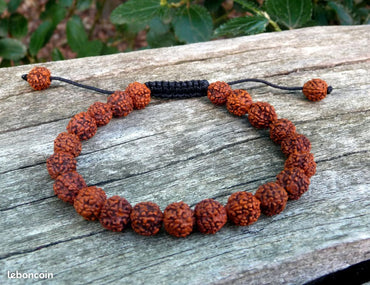 Véritable bracelet Mala en graines de Rudraksha du Népal