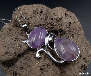 Collier argenté avec pendentif chat en Améthyste véritable