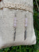 Boucles d'oreilles 3 boules en Quartz Rose naturel et breloque plume