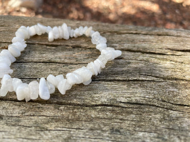 Bracelet perles chips en Pierre de Lune naturelle