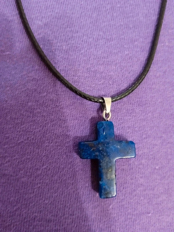 Collier pendentif crucifix croix en Lapis Lazuli