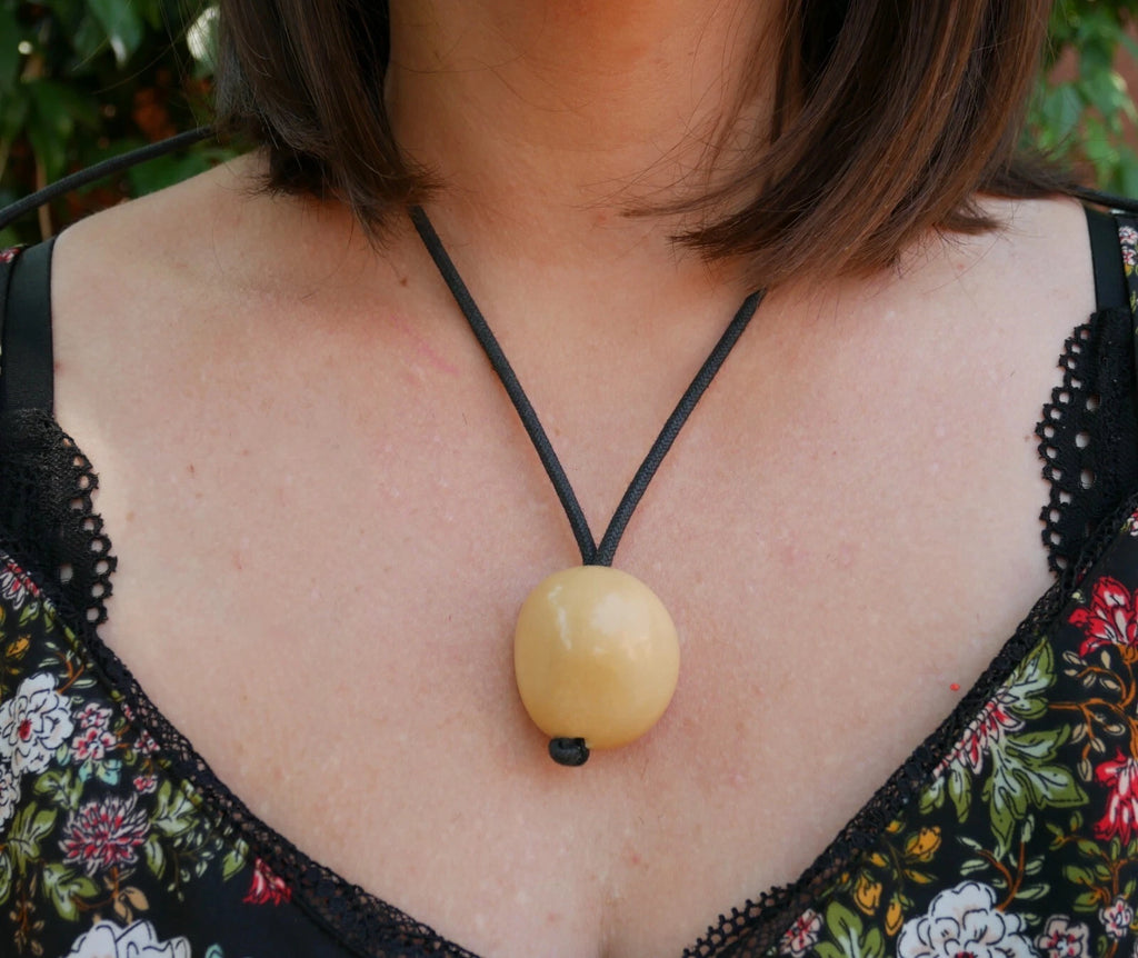 Collier avec pendentif en jaspe beige - Nature et Découvertes