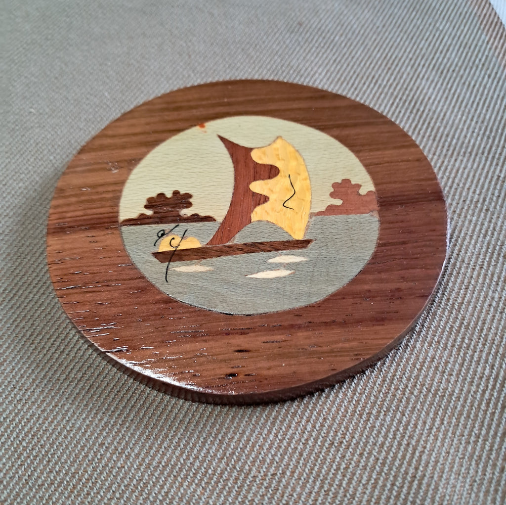 5 sous-verres et leur support en bois marqueterie de Madagascar