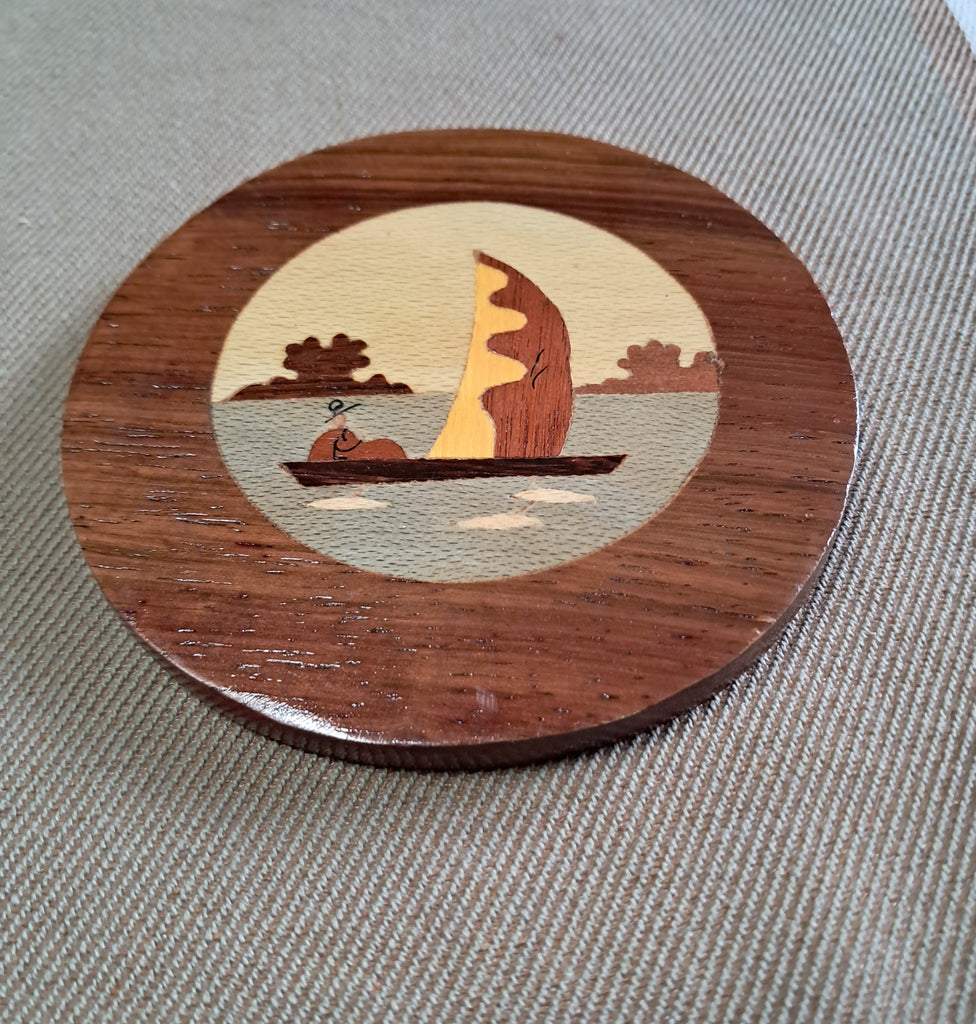 5 sous-verres et leur support en bois marqueterie de Madagascar