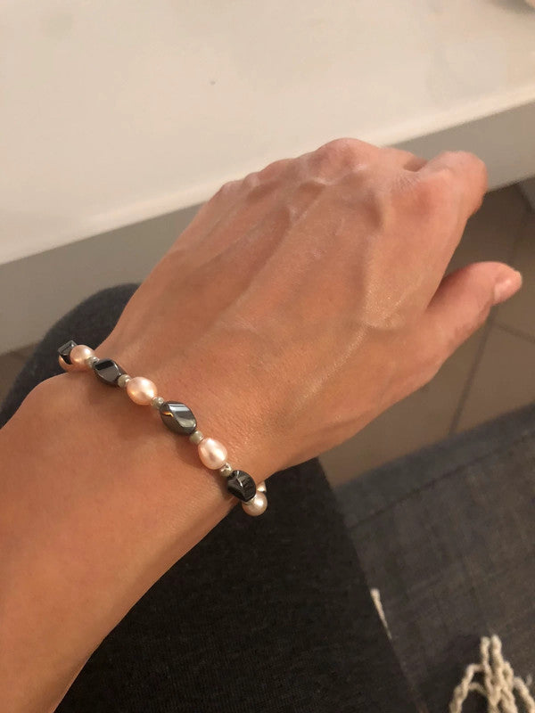 Bracelet en perles de culture et pierre naturelle hématite