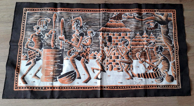 Batik africain du Burkina Faso, toile noire épaisse - Femmes au village