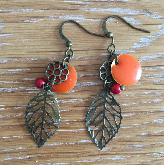 Boucles d’oreilles feuilles d'automne ciselées