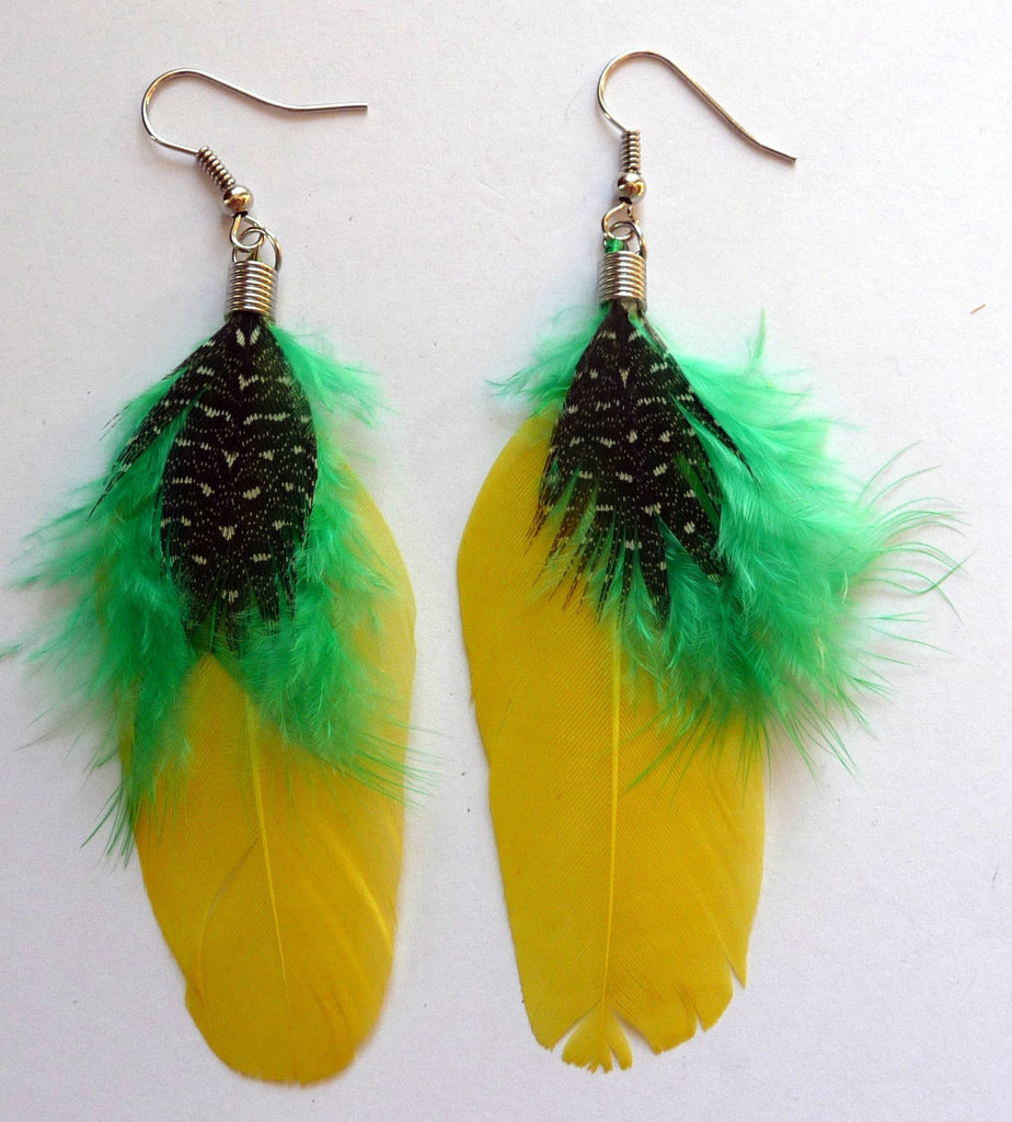 Boucles d'oreilles country en plumes jaunes et vertes