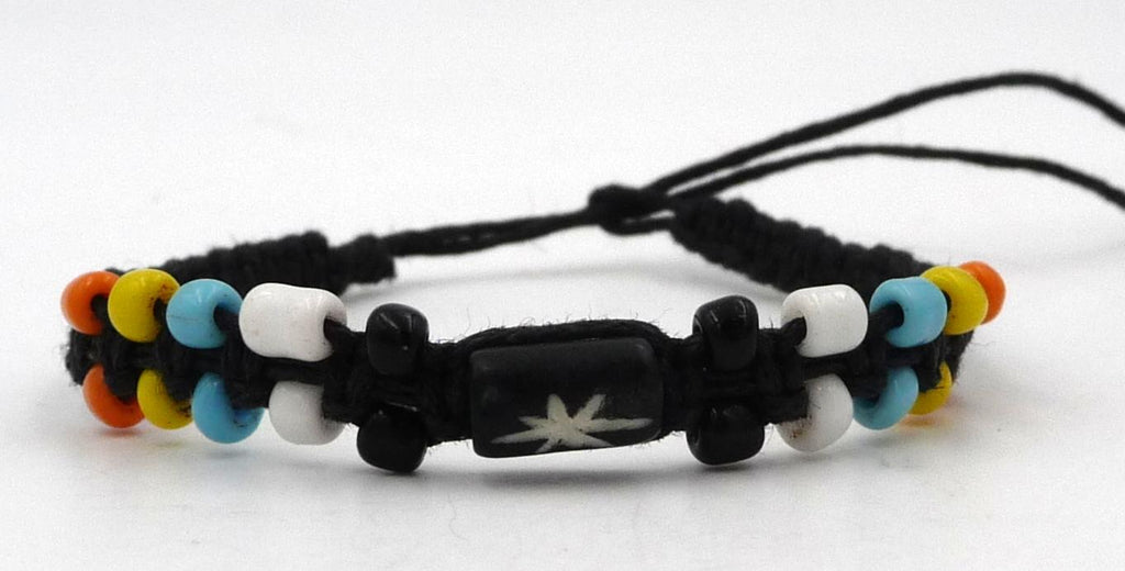  BRACELET EN COTON CIRÉ ET PERLES