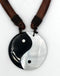 Collier ethnique Yin Yang en bois médaillon en nacre