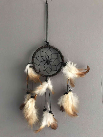 Attrape-rêves noir Dreamcatcher en plumes et rotin