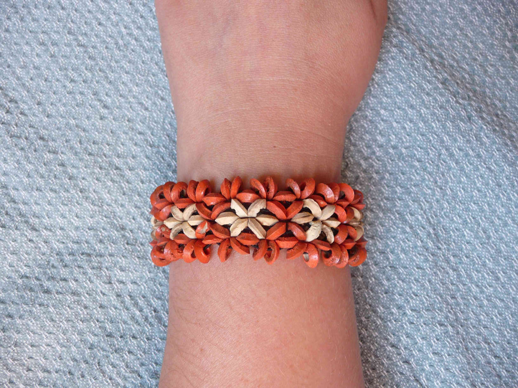  BRACELET ORANGE ET BEIGE EN PERLES DE NOIX DE COCO