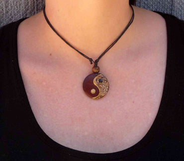 Collier Yin Yang en bois