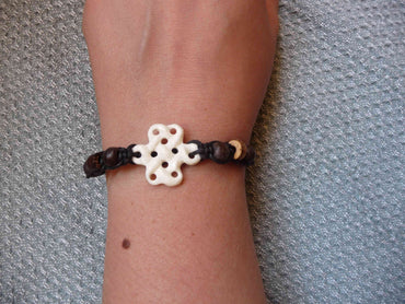 Bracelet noeud infini sans fin en os de buffle et bois de cocotier
