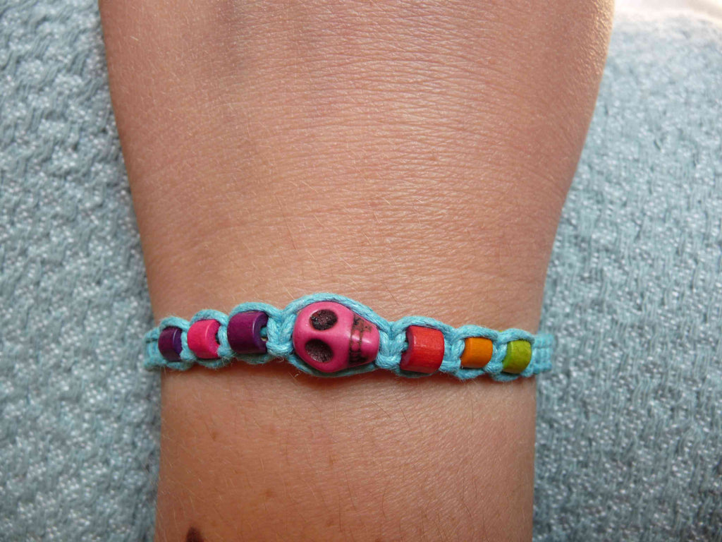 Bracelet gothique tête de mort crâne skull en os de buffle et bois Tibet Népal