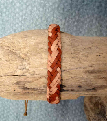 Bracelet réglable pour homme ou ado en cuir tressé marron clair et beige