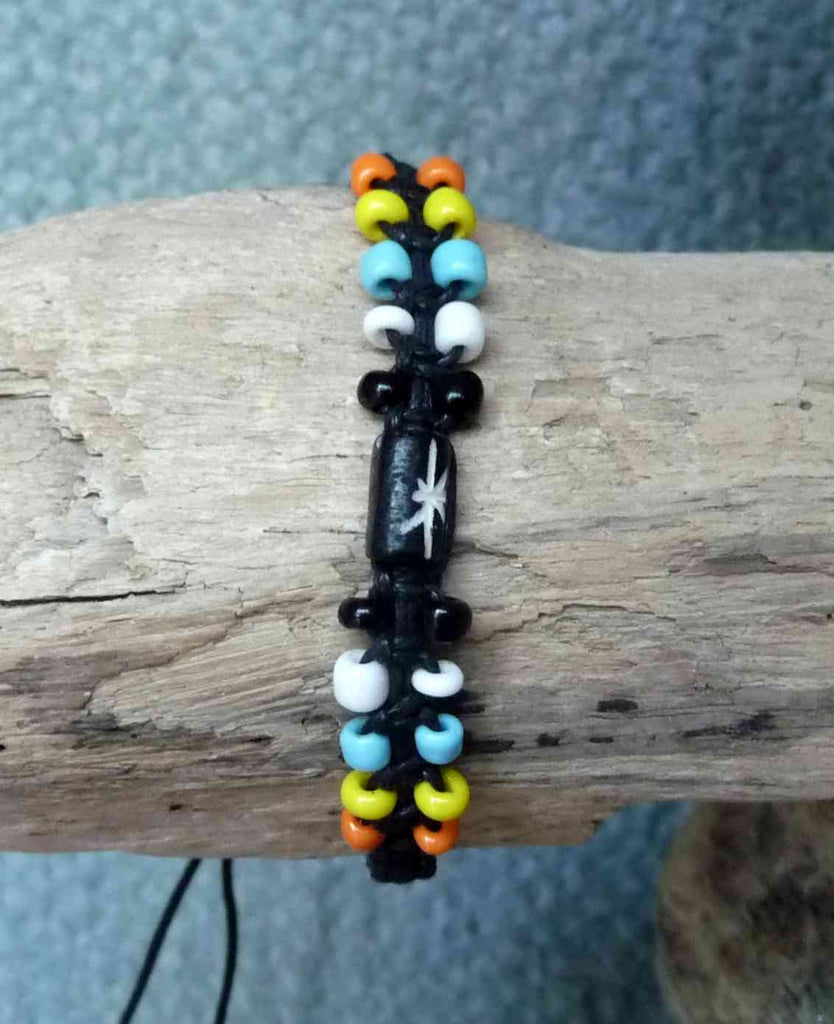  BRACELET EN COTON CIRÉ ET PERLES