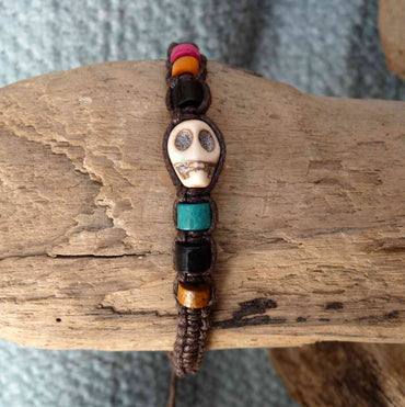 Bracelet gothique tête de mort crâne skull en os de buffle et bois Tibet Népal