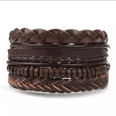 Manchette pour homme. Ensemble de 4 bracelets marrons très tendance.