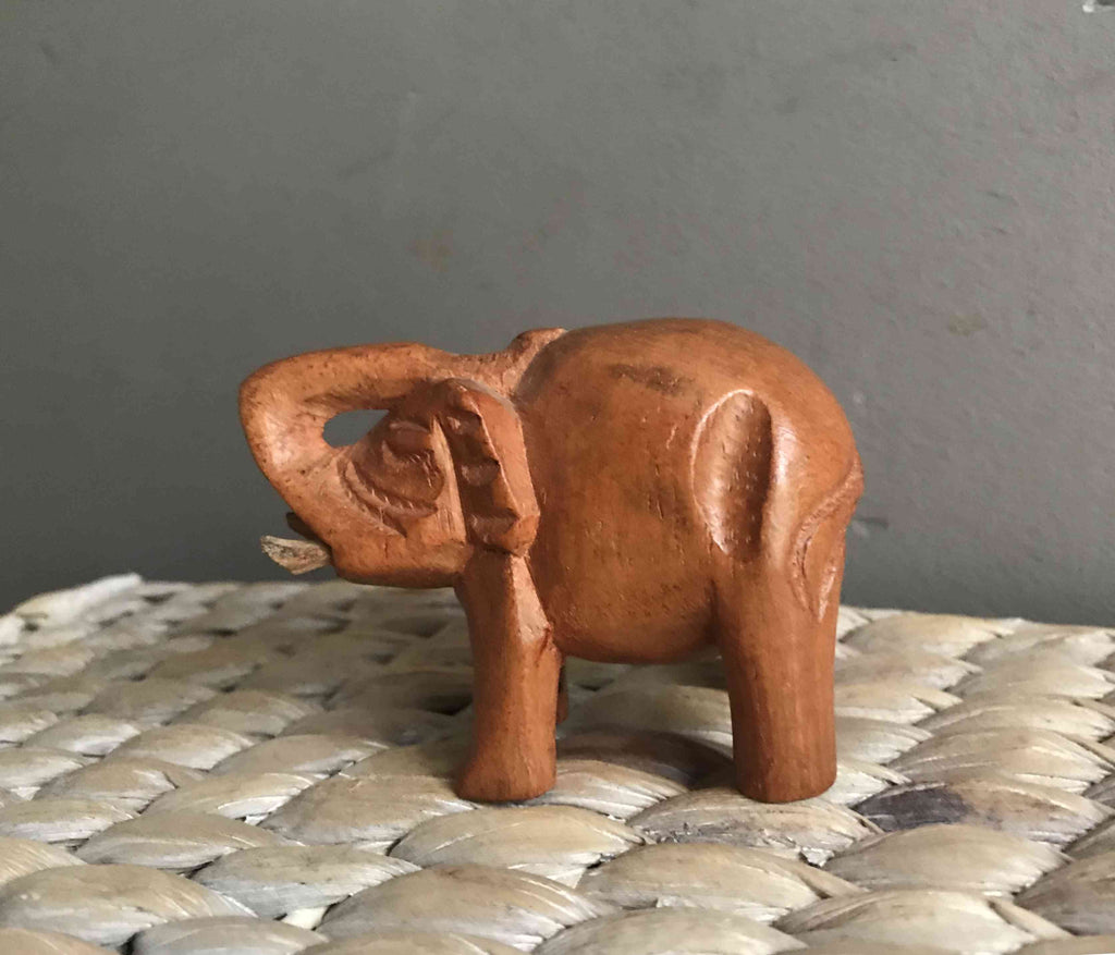 Elephant Africain en bois sculpté