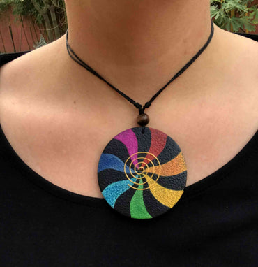 Collier en bois de sono peint multicolore Magic Circus