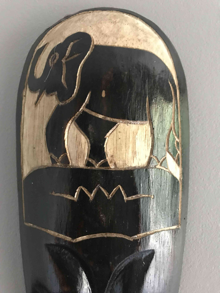 Masque ethnique africain motif éléphant en bois 32 cm