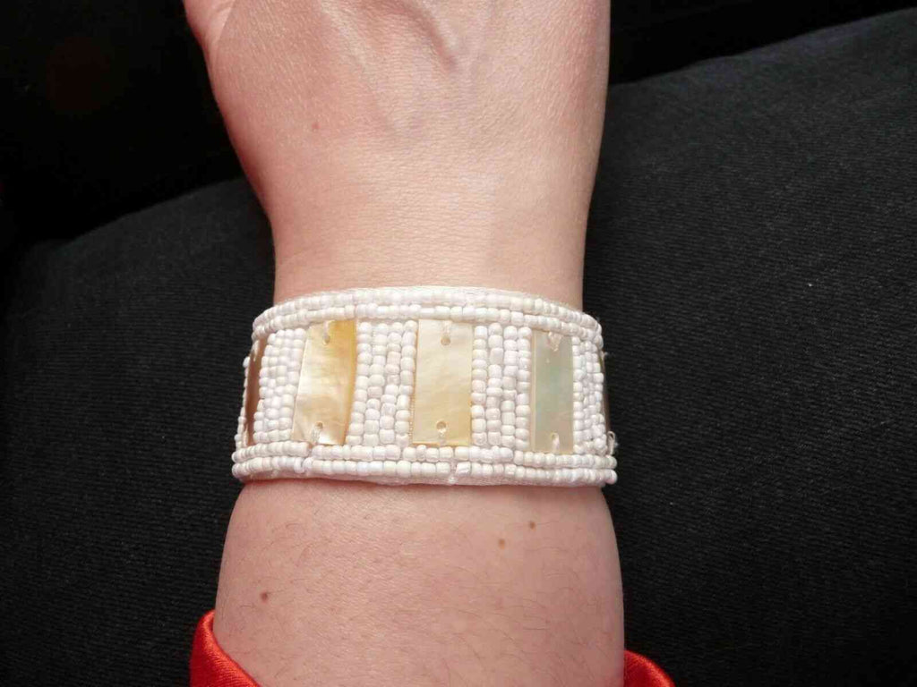 Bracelet en tissu, perles et nacre artisanat Bali
